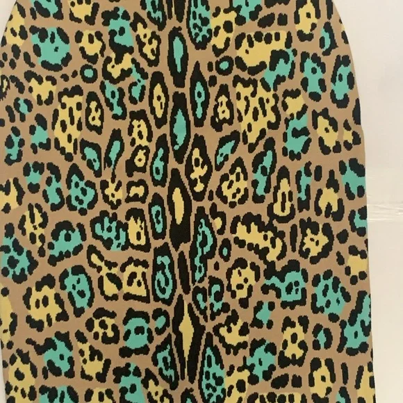 BCBG Maxaria High waisted skirt - Picture 2 of 5